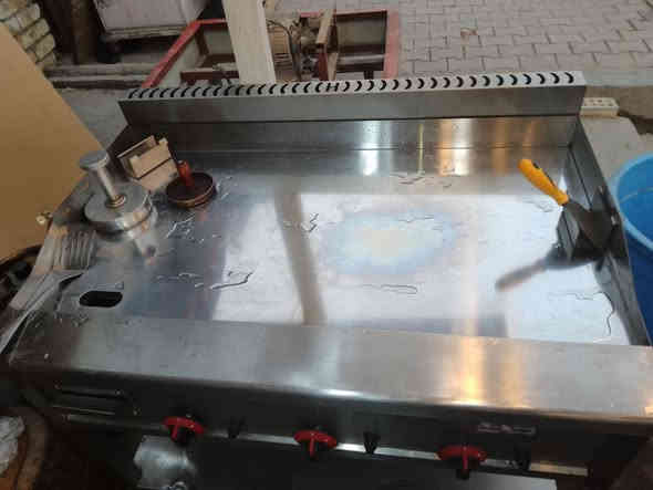 كريل برگر صالون استعمال شهر او اقل
السعر 550 الف قفل 
***********

الجعيفر قرب نادي الزوراء
