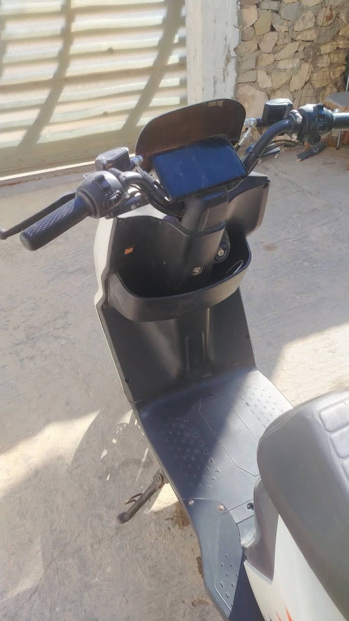 دراجه شحن للبيع  شركة واحد عراق GR
الدارجه نظام ٥ بطاريات بس حاليا بي ٤ بطاريات هابطه
الدراجه نظيفه كلش مستخدمه ٨ أشهر  وكامله من كلشي ما بيها اي نقص بس البطاريات الهابطه
السعر ٣٥٠ الف
العنوان رمادي الخمسه كيلو


**إذا كنت صاحب هذا الإعلان وتريد حذفه لأي سبب، رجاءا أرسل رسالة إلى الدعم الفني**