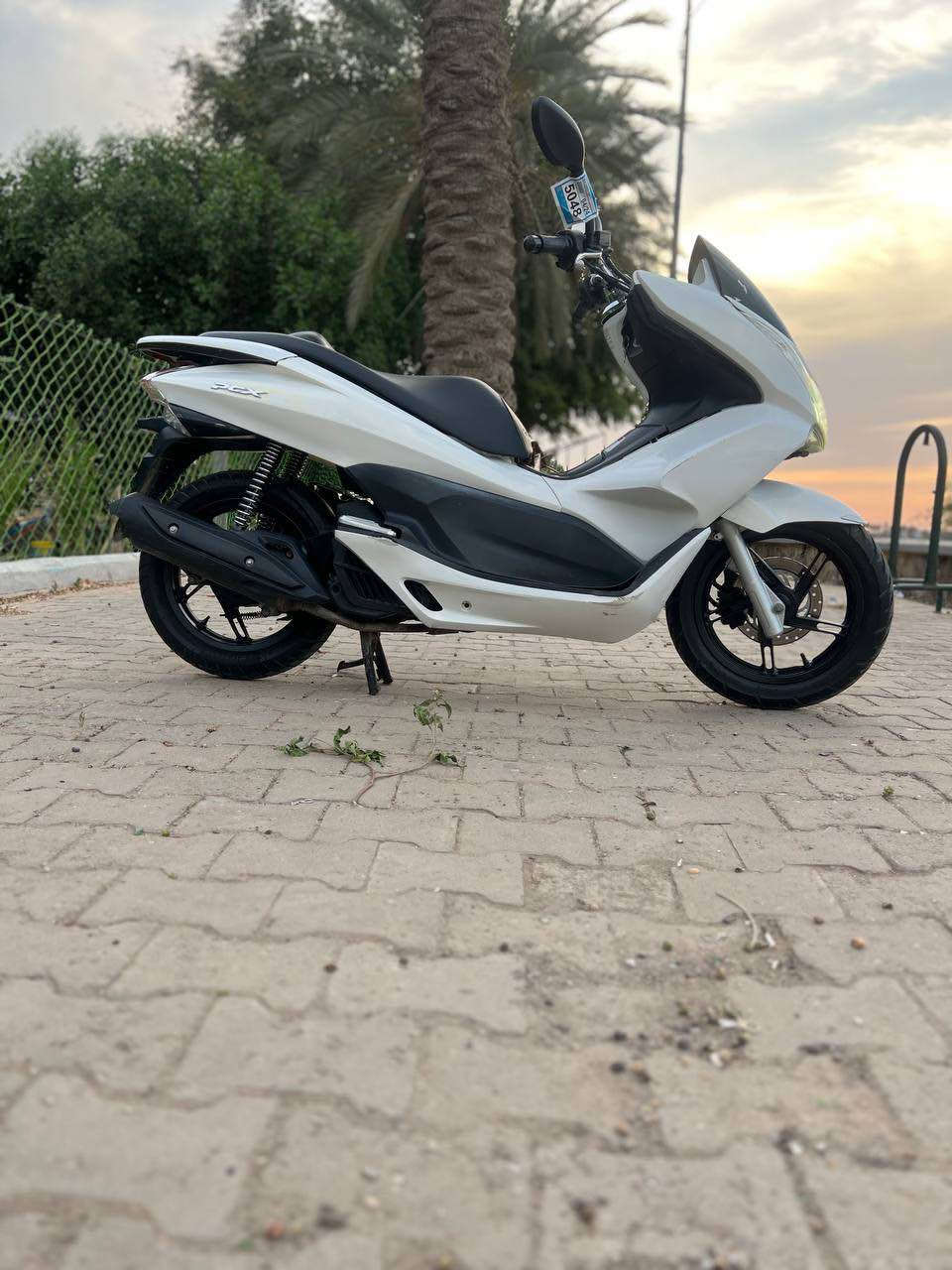 السلام عليكم للبيع دراجه pcxجيل اول مكينه 150 دراجة  كل ابلادي شرط النضافه دراجهة مال رمبه المديل 2016  ماخذها رمبه اوراق المعرض موجوده الدراجه على ايدي ياباني الاصلي JFدراجه جديده  السعر١٤٠٠
مكاني بغداد *********** بغداد, العراق

