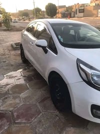 كيا ريو • ٢٠١٥ • بدون ضربه