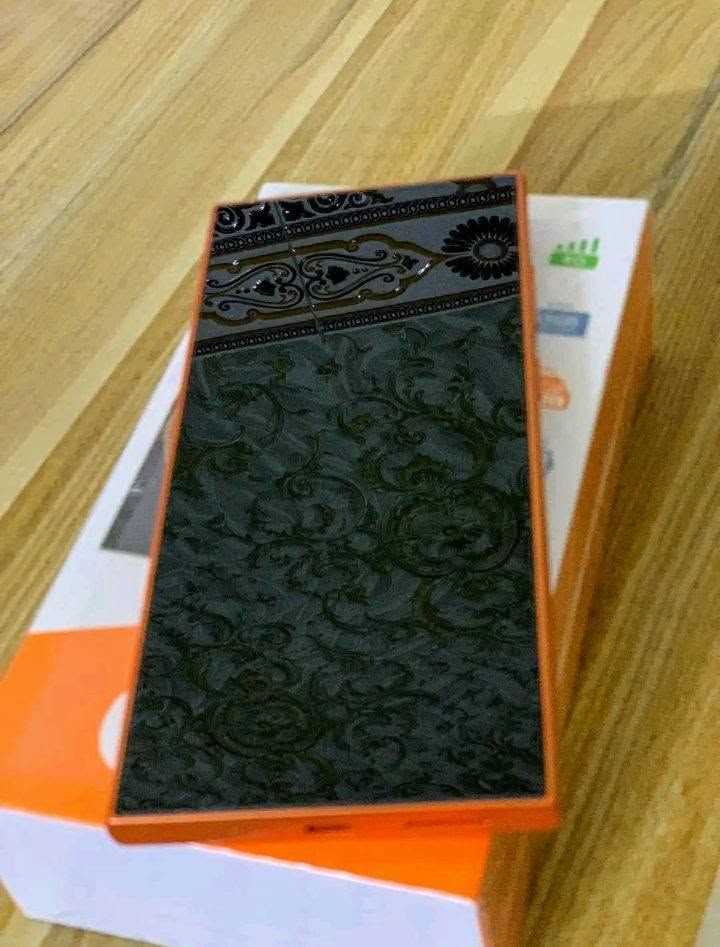 السلام عليكم جهاز OUKTEL C61 الذاكره 🤳128GB 16GB المعالج 🎮4G بطاريه🔋5150 حجم الشاشه📺 6.88 جهاز كامل ملحقات صار يومين من مفتوح جديد يعني مكاني بغداد العبيدي شهداء الثالثه اتصل وادلل ☎️ *********** لايوجد واتساب ولا خاص فقط اتصال 🤙📞
