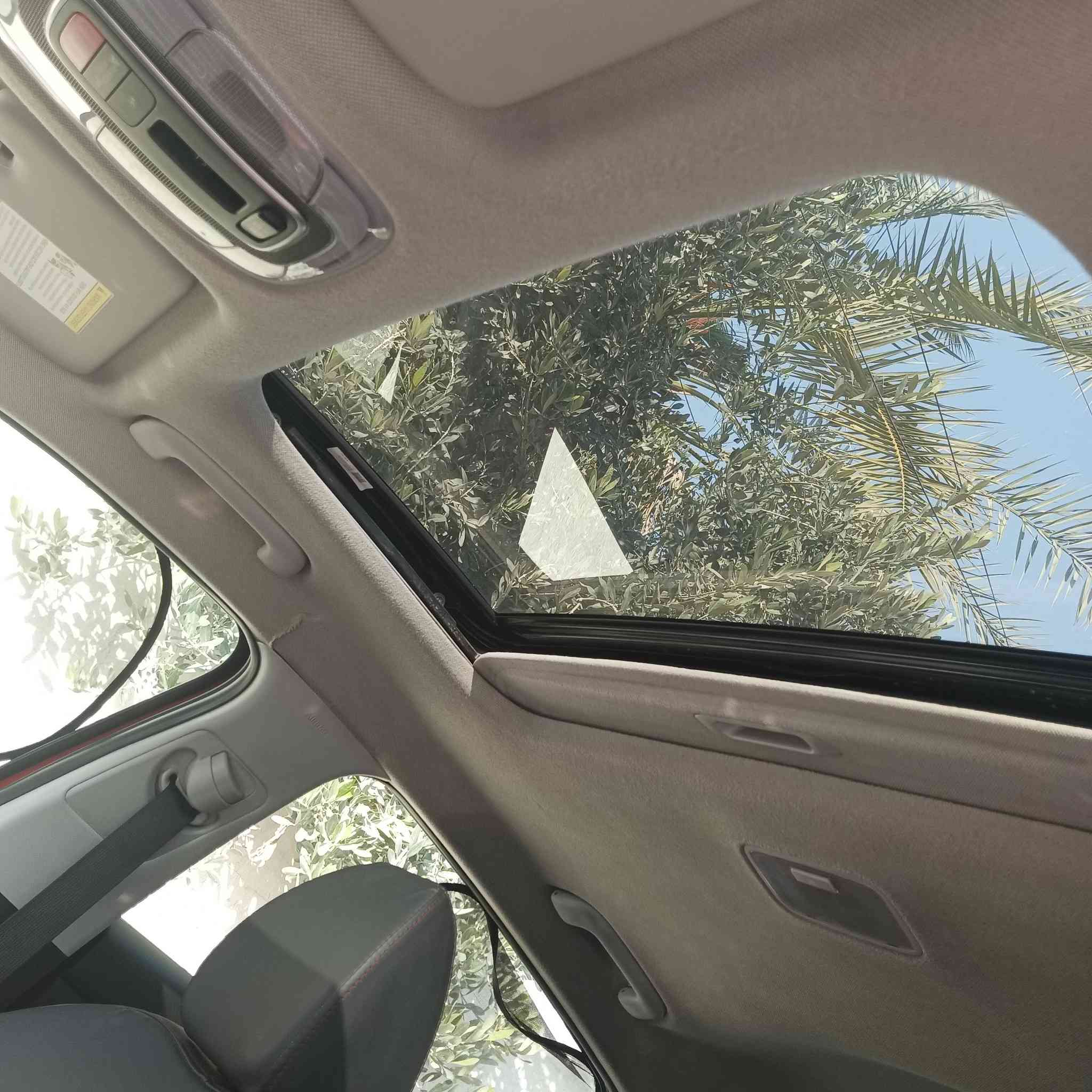 لنترا 2022 فول مواصفات بدون دواخل جميع الايرباكات سليمه كشنات مدوشمه جلد أرضية مغلفه جلد حادثها شوية من لبونيد ومعمر نفسه محرك 2000دوش ماشيه 50الف سعرها 155ورقه للتواصل هاتف *********** وبلعافيه على ليأخذها سياره مال بيت نضيفه رقم بغداد مكانها العامريه
