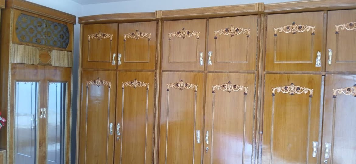 من رخصة الادمن .. 
غرفه اخشاب احطاطة عراقي مستخدمة نظيفه كلش  
 السعر مليون وبيه مجال ..


**إذا كنت صاحب هذا الإعلان وتريد حذفه لأي سبب، رجاءا أرسل رسالة إلى الدعم الفني**