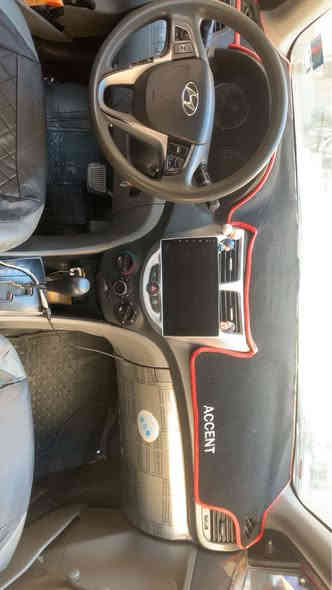 السلام عليكم اكسنت موديل 12 وارد امريكي مكينه 1.600مواصفات عاديه تحكم ستيرن نظام Apsنضام Eco مانع انزلاق شاشه وكامره حادثها وارد بابين عكس السايق ومبدل نفس الون وبالعراق خشم البنيد ودعاميه مبدله 
سعرها 78 وبيها مجال للشراي مكاني بغداد ***********
