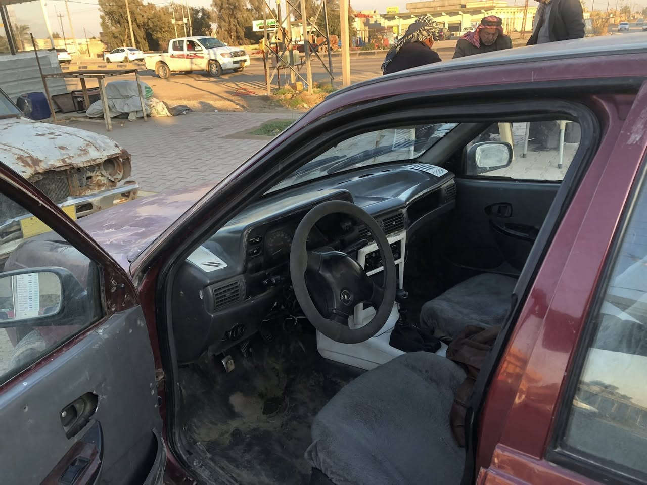 سلام عليكم لبيع  السيارة نكرة سلاف كير ومحرك شرط تحويل ثانيوم السعر ٢٥وبيها مجال الرقم تصل ودلل***********
