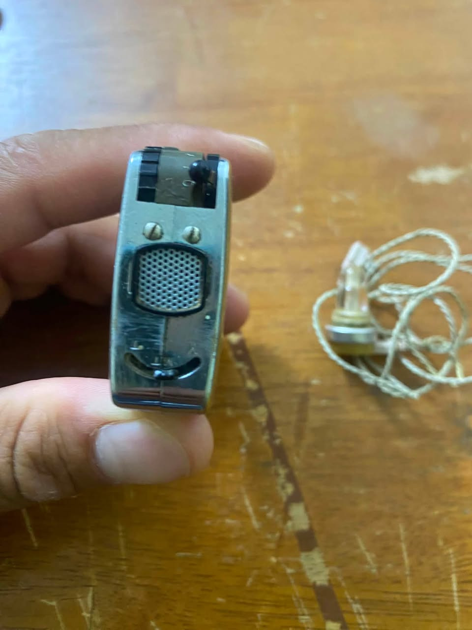 للبيع جهاز سمع Philips أصلي – صناعة هولندية 🇳🇱

جهاز سمع Philips HP 811D الأصلي، Made in Holland، بحالة جيدة ويعمل بشكل طبيعي 100%.

✔️ يعمل بكفاءة ممتازة.
✔️ السماعة الأصلية مرفقة.
✔️ قطعة كلاسيكية (Vintage) من شركة Philips المعروفة بالجودة.
✔️ مناسب للاستخدام اليومي أو لهواة اقتناء الأجهزة القديمة.

💰 السعر: 120,000 دينار عراقي.
🚚 يتوفر توصيل إلى جميع محافظات العراق.

📩 للاستفسار أو الحجز، راسلني على الخاص.


**إذا كنت صاحب هذا الإعلان وتريد حذفه لأي سبب، رجاءا أرسل رسالة إلى الدعم الفني**