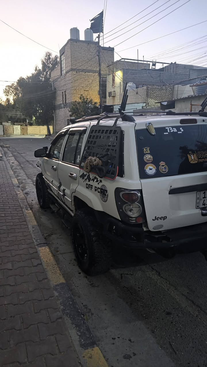 السلام عليكم
اقرة المنشور يالة تتصل و لاتكلي امسح المنشور 
صارت مال ترة مليت من هاي السوالف 
جيب كراند شيروكي موديل 2000
السيارة بلادية بلكامل مابيهة اي جطل
السيارة بيهة تزويد
منضومة غاز
دعاميات امامية خلفية حديد
علماً البلاديات موجودات
قاعدة اسبير خلفية
سويج بنل ( شنو السوج بنل ) ادا تحكم بل اضائة و الاضافات
١. مربوط علية بوجكترات ارضية بلدعامية ٢. مربوط علة بروجكتراو الداريات الحمر ٣. مربوط علية لد بار ٤. مربوط علية بلوجكتر خلفي
دروعة على الجام الخلفي ما مبين بصور بس بلفيديو الاخير
كزوز رياضي ريمونت (يعني بوابات تنفتح و تنسد ريمونت) و موجود الصوت بلفيديو الاخير رعب
ويل هارم اصلي امريكي الوحيد داخل بغداد ميحتاج سبيسر الويل هوة عريض و طالع عن السيارة ( للعلم وياهة تخم ويل ١٨ غير المشدود بيهة  )
٨. تخم تاير جبلي امريكي سعرة فوك ال٤٠٠ $ (للعلم التاير البلادي موجود)
٩. صندوك قمارة التابوت موجود بلفيديو الاخير
١٠. السيارة معلاية ثنين و نص
الباقي كلة بلادي السيارة ستة سلندر تو ويل
و اكو هواي شغلات ما الحك اكتبهن فة كتبت القليل بس 😂
اتريدهة مزودة ابيعلك تريدهة بلدية ابيعلك 
مكاني بغداد السيارة باسمي رقم بغداد انكليزي
تم تخفيض سعرهة من ال٨٠ لل ٧٨  والله يمكن مكلفتن فوك ال٩٠ 
و اذا تريد بدون التزويد سعرهة يختلف اكيد 
كل غراضهة البلادية موجودة 
رقمي
***********
و شكرا اسف اذا طولت و اسف اذا اكو اغلاط املائية
