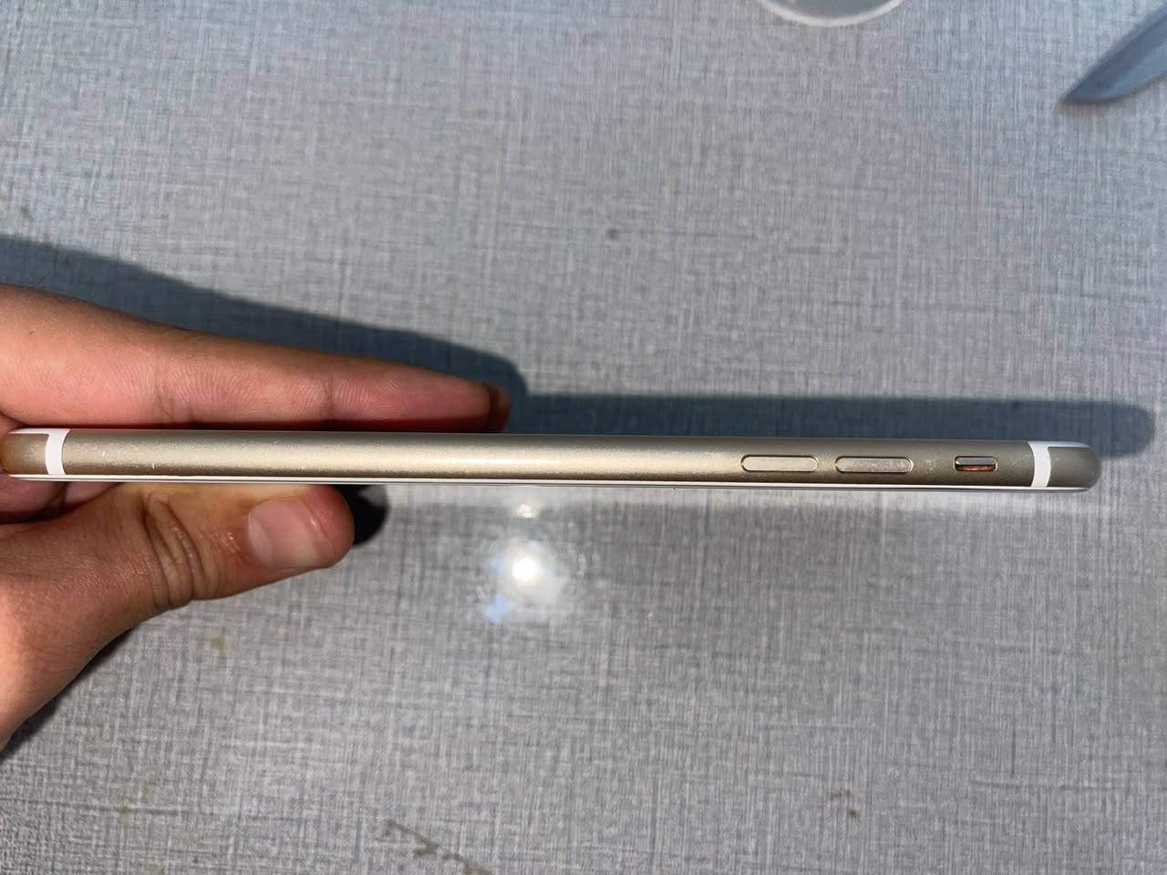 السلام عليكم جهاز 7بلاص  جهاز بلادي مبدل بطاريه نسبتها ٧٧ والمايك غير شغال تصليحه ب ١٥ الف فقط  ذاكرته ٢٥٦ كارتونته موجوده  السعر قيم واخذ 
المكان /البصرة/كرمة علي /الماجدية 
*********** واتساب
