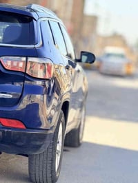 جيب كومباس ألون النيلي السياره مكفوله اللهه شاهد حادثه موجود   موديل 2...