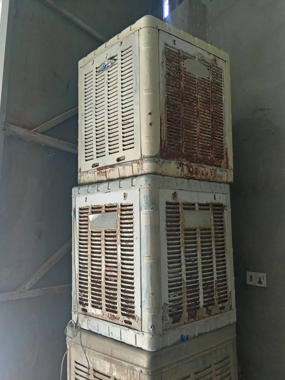 السلام عليكم للبيع مبردات العدد 2 السعر الوحده 75 ومكيف السعر 400 وبي مجال قليل ابيع شرط الشغل وضمان يومين للستفسار لاتصال ***********/***********
