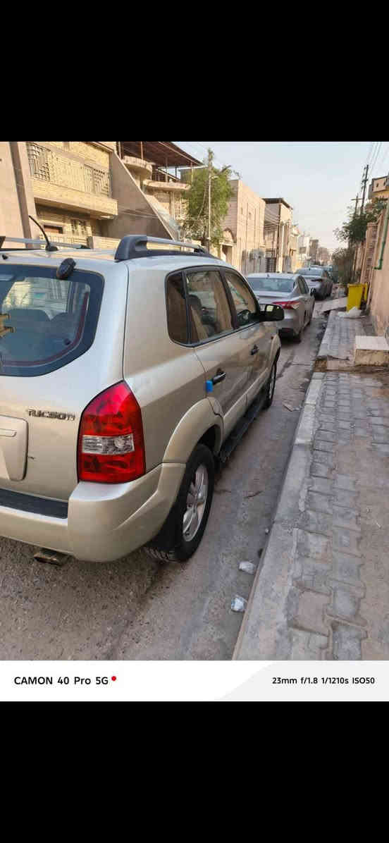 للبيع توسان 2009 خليجي مكفولة من الضربة والكص ونقل الجثة والعيب الشرعي مكينة جديدة دوش 4 سلندر كير جديد حدادية  وتخم تاير  شرط جدد مشروع وطني تحويل مباشر سيارة جاهزة شاشة لمس وكامرا دوارة  وبلادية  وبأسمي السعر  ١١٠  مكان السيارة بصرة 
للاستفسار 
*********** البصرة, العراق
