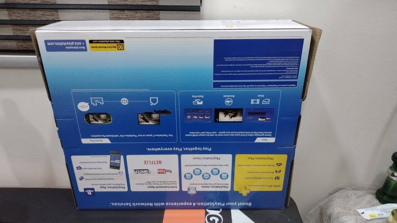 بلي 4 فات  مهكر بي 6 لعبات.  اشتريته مال باله هوه ولكارتونه  مالته صالي سبوعين او اكثر من شتريته سعره 230 الف ويا يدة وحده الاصليه مالته  رقمي واتساب  *********** عنواني بغداد العبيدي
