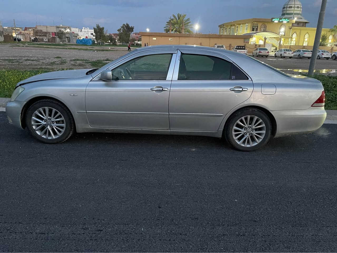 شاهينة مووس مؤديل ٢٠٠٥ گيرو مةگينة بةشةره ت و تةقةو ره قة بةشةره ت و تةبريد ساردو گةرمة بةشةره ت و چوار تاى لوك لةژيريتى و داية سپره ى دانةبةزيوه و ناوه ره ساسية و سي دوو كمة و مةگينة گةوره و گير گةوره ية بي دوكةل وتةنها شؤين مووس كةى بوياخ و ١٨١هةزار روية و سقفةى وه ك شووشة و لاشةى وه ك شووشة 
سعره ى ٥٤وه ره قة 
*********** كيفري, ديالى
