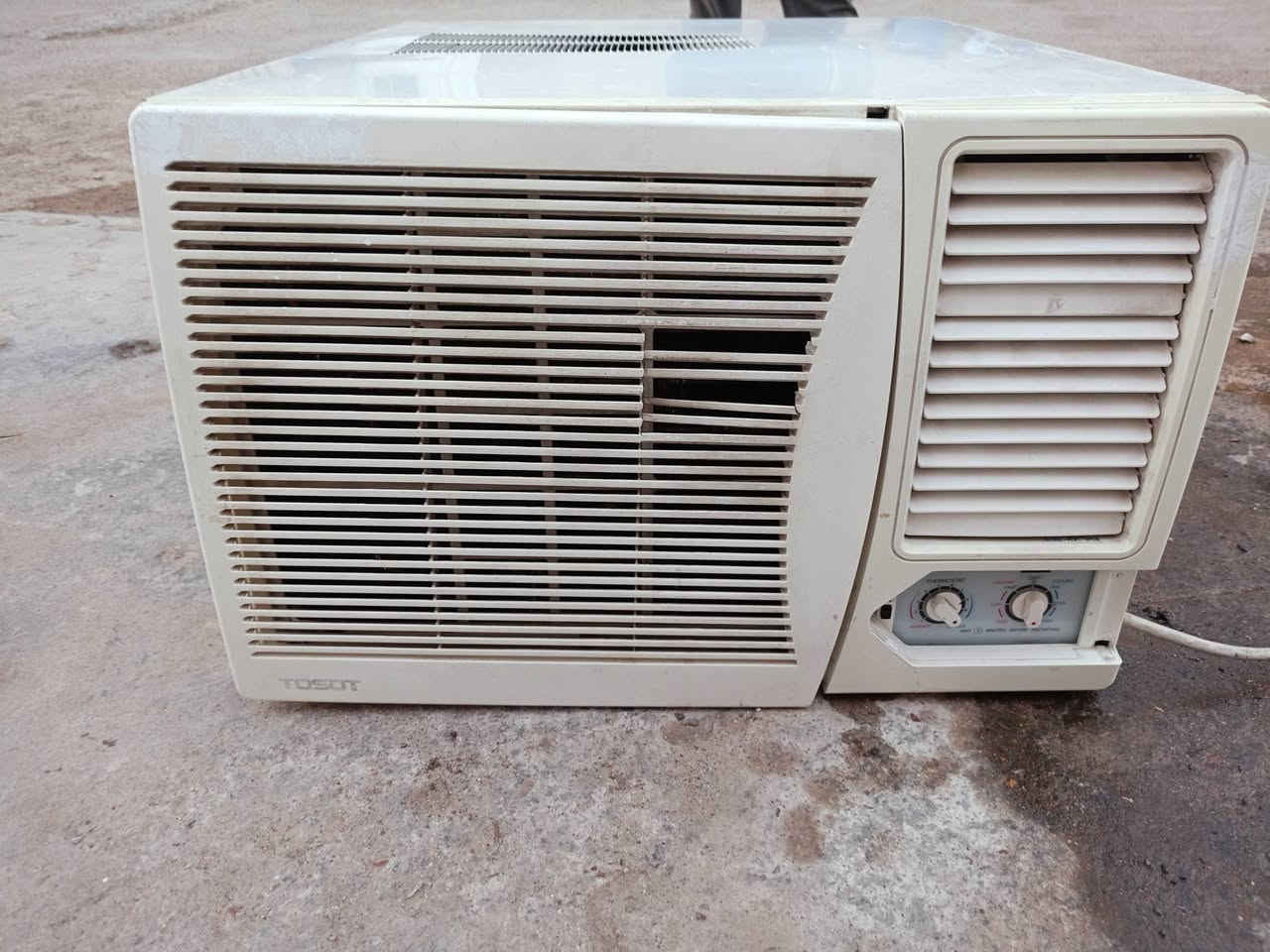 سلام عليكم مكيف توسوت للبيع باب اول نظيف ما داخل تصليح على الفحص 270 وبي مجال عنوان بغداد ***********
