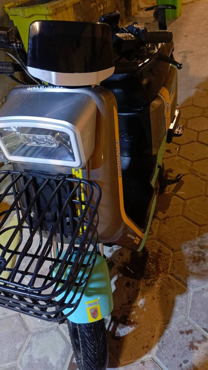 دراجه شحن جديده كليش
450 بيه مجال قليل رقم الموبايل 
(***********)
