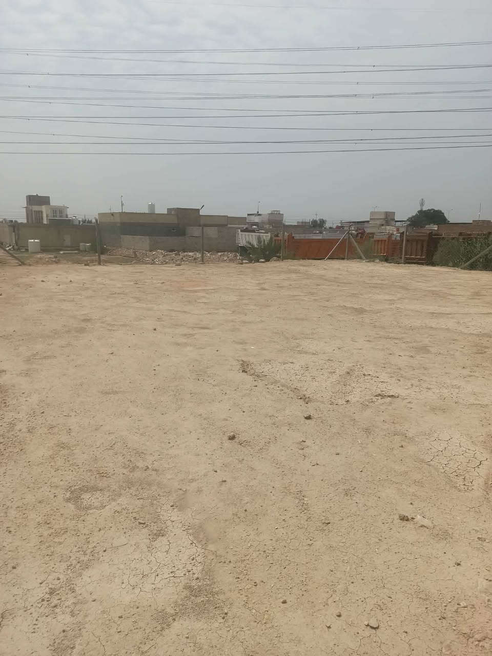 سلام عليكم عارصه 450متر مكانها نجف حولي قرب ساحت مضفر طابو زراعي مشموله بتطويب مسيجه ومدفونه كامله جيب مواد وبني للاسستفسار ***********
ملاحضه تبعد عن الإمام علي عشر دقايق
