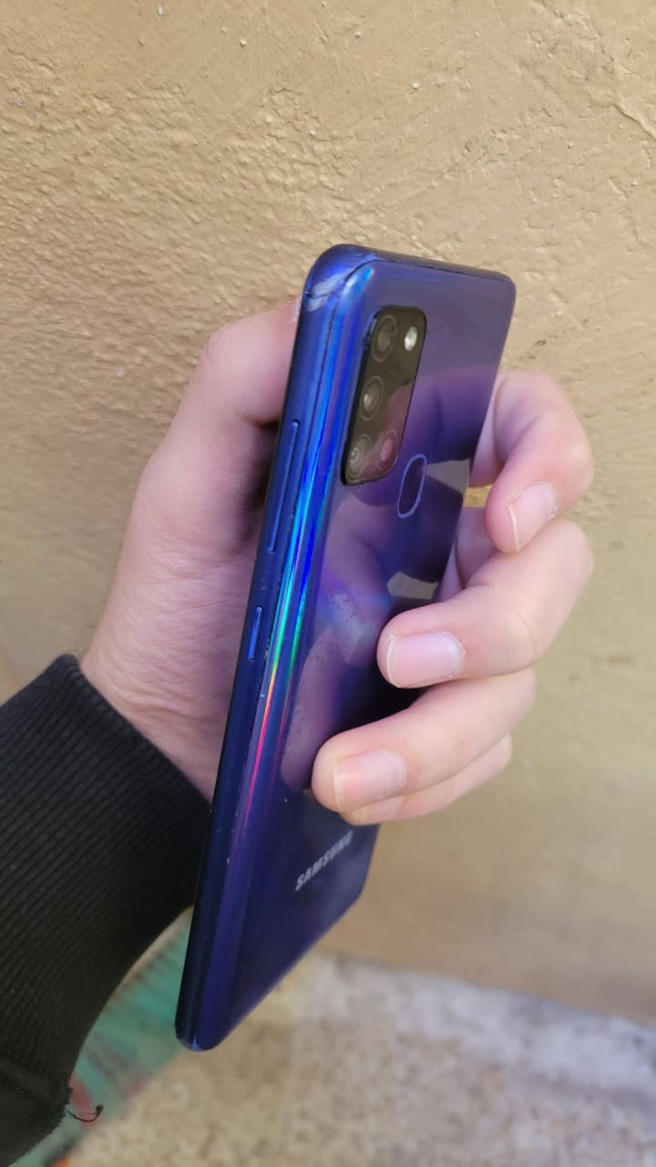 Samsung A21s 
64 GB
4 GB
فقط بي فطر باللمس مثل ماموضح بالصورة 
٥٥ الف


**إذا كنت صاحب هذا الإعلان وتريد حذفه لأي سبب، رجاءا أرسل رسالة إلى الدعم الفني**