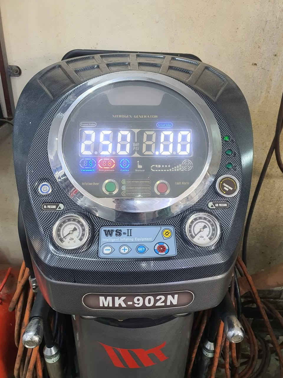 السلام عليكم
جهاز نايتروجين حديث استعمال جدأ قليل فول مواصفات 
السعر مليون دينار 
العنوان واسط الكوت 
للأستفسار ***********
***********
