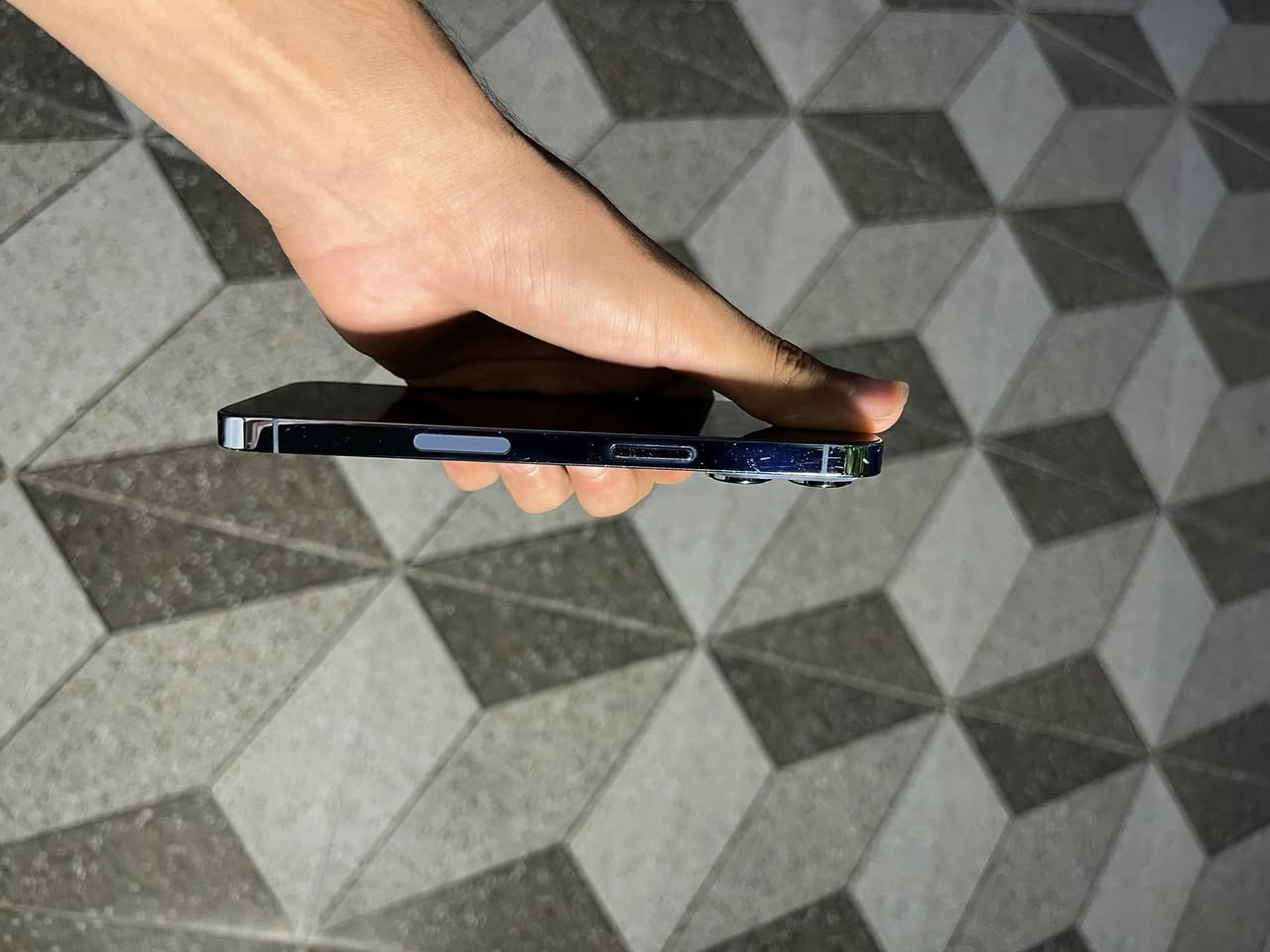 السلام عليكم🍀

iPhone 13 pro📱
اللون البحري أمريكي 🩵 

ذاكره 256 نظافة عاليه 
🔋بطارية البلاديه 87 معلايه 
10درجات حالياً 97 فول بالشحن 
فقط ضهر مكسور وبي مسج كامره 
سلفي بدون فتح او تبديل بلادي 
تجي تفحص وتاخذ 
المكان الحبانية السعر 470 وبي مجال 
***********
