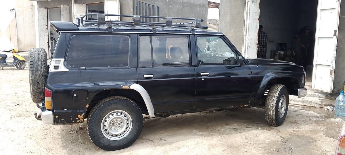 السلام عليكم 
نيسان 1993
السيارة خير من الله بانزين وغاز 
مكان السيارة العمارة 
السعر 60
التواصل على الرقم ‏‪***********‬‏
