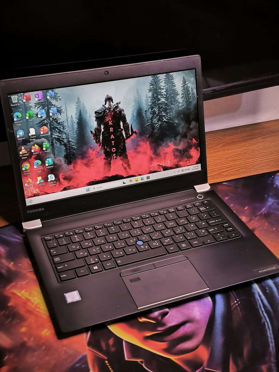 💻 Toshiba Portege X30-E | توشيبا بورتج
(لابتوب سلم نحيفة جداً وخفيفة الوزن)
🔍 المواصفات التقنية:
المعالج: Intel Core i7-8650U (الجيل الثامن - 8CPUs).
الرام: 16GB DDR4 (يحتوي الجهاز على منفذين للرام، أحدها فارغ وجاهز للتطوير مستقبلاً).
الهارد: Samsung 256GB SSD M.2 NVMe.  
كرت الشاشة: Intel UHD Graphics 620 بسعة تصل إلى 4GB.  
الشاشة: 13.3 بوصة بدقة Full HD Touch (لمس).  
الكيبورد: ضوئي ليزري (عربي/إنجليزي).
🎁 الملحقات:
(حقيبة، شاحن أصلي، ماوس، ماوس باد).
🛡️ الضمان والخدمات:
فحص المواصفات والنظافة قبل الاستلام.
ضمان استبدال لمدة أسبوع كامل.
تنصيب ويندوز والبرامج الأساسية مجاناً.
💰 السعر: 325,000 دينار عراقي.
📍 الموقع: بغداد - الأمين الثانية.
🚚 التوصيل: متوفر لجميع محافظات العراق.
📞 للحجز والاستفسار:
***********
