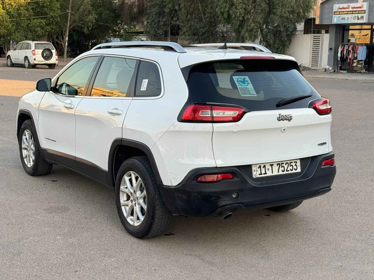 🚙🔥 جيب شيروكي بزون 2017 للبيع 🔥🚙

💯 سعر جداً مناسب
🇺🇸 وارد أمريكي
🔧 الحادث جاملغ فقط، وبيها بابين صبغ بدون أي ضرر
⚙️ كير ومكينة على وضع الشركة
  محرك 4 سلندر 2400

✨ فول مواصفات 1/1 ✨
☑️ بانوراما
☑️ شاشة كبيرة
☑️ تبريد قطعتين
☑️ سايد بريك دكمة
☑️ تشغيل عن بُعد
☑️ زنون
☑️ وباقي المواصفات المعروفة

✅ رقم بغداد - مشروع وطني باسمي سنويه وهزه جديد
📍 الموقع : بغداد
السعر : 99 💲
📞 للاستفسار : ***********
