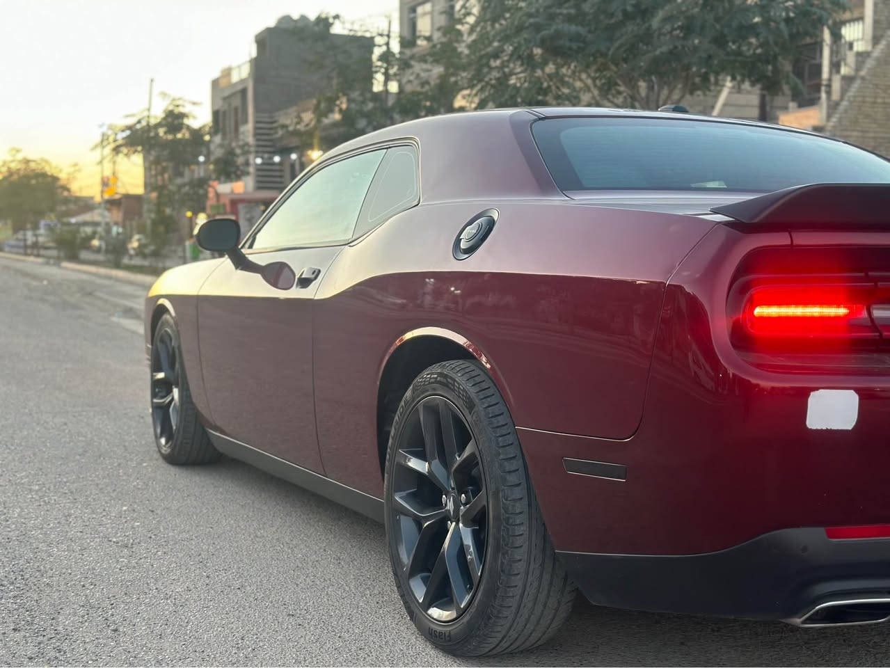 جالنجر 2023GT الندااء الاخير 
(ترهم مراوس حسب القناعه)
ماشية 44
نظافه السيارة 100% داخل وخارج بدون اي نقص
بصمة
تشغيل عن بعد
كشنات جلد تدفئة 
كشنات دزاينو بلاد 
شاشة
حساس خلفي 
كامرة
تبريد منفصل قطعتين ثلج
مكينه 6 سلندر 3600 شرط حتى الثلاجة ممفتوحة
لد نهاري متغير
لايتات زنون عالي ناصي 
تخم تاير جديد شادلها 
ويل حجم 20 
سستم صوت الباين
دمام خلفي
السيارة جديدة جداً 
ضررها جاملغ وجزء بنيد وتصليح وكالة 
اجه من امريكا باب سايق وجاملغ كلير فقط
سعر 200 وبيها مجال 
رقم التلفون بي كل وسائل التواصل
***********
وفيس موجود بغداد, العراق
