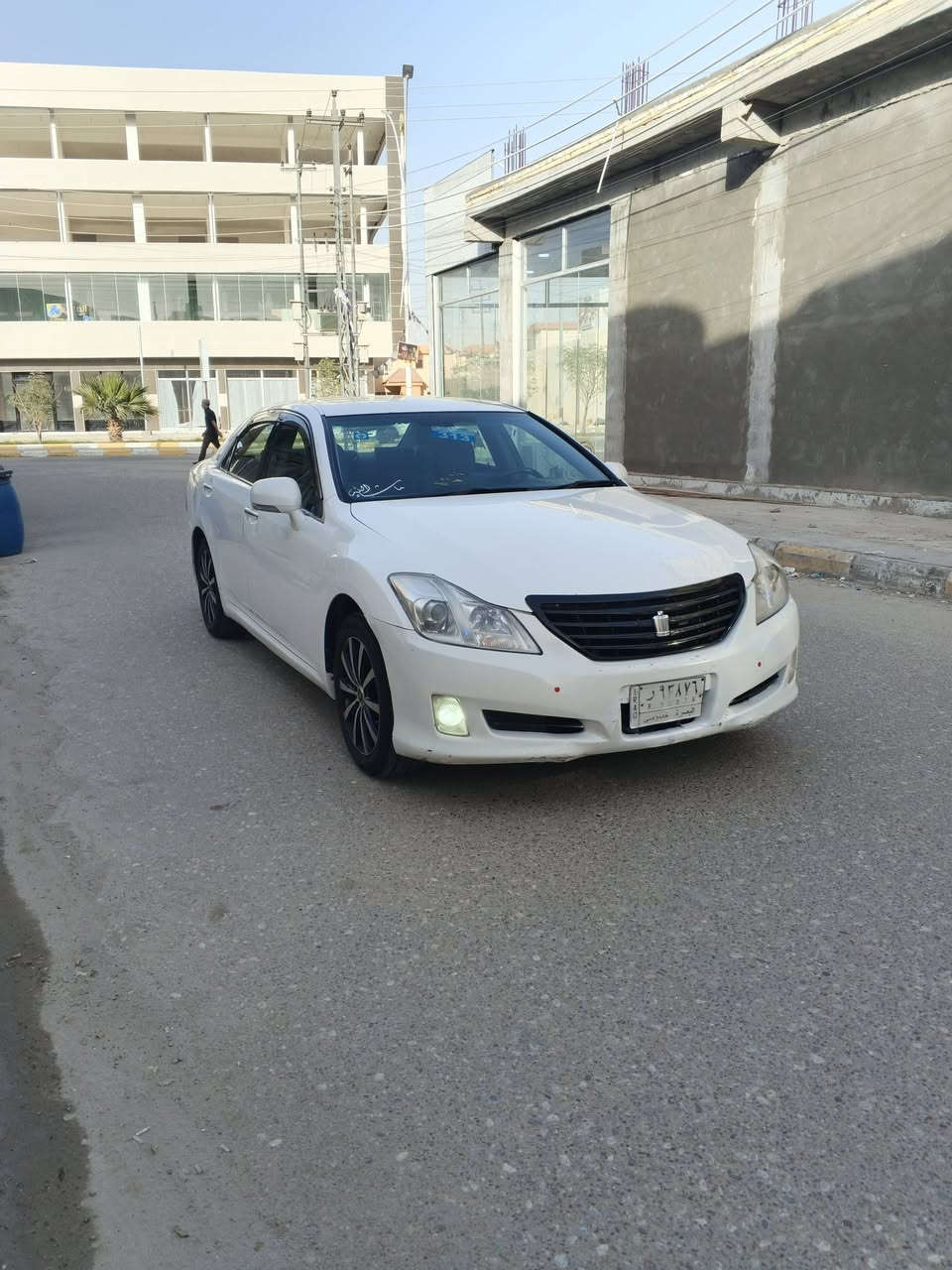 سياره تيوتا كراون مديل 2008 اصل سياره مكفوله من الضربه والكلبه والكص والخياس والعيب الشرعي مكينه وكير مكفولات
مواصفاتها 
مكينه 6سلندر 
تبريد قطعتين
ويل كب 
سنتر لوك 
بصمه 
اشاير امريا 
مريا شفط 
منظومة زنون 
بلوجكترات زنون
3دكم
تبريد+تدفئه
دواخل صاج
تحكم امريا جهتين 
تحكم استيران جهتين
سماعات دمام DJ
شاشه تاب
لايت كرستال 
كامره خلفيه دواره 
بردات خلفيه بلاد 
حداديه 100%
سياره جاهزه اي نقص مابيه رقم بصره مشروع وطني تحويل ثاني يوم سعره 135مكانه ذي قار المركز 
***********
