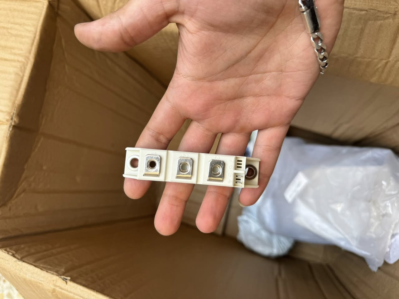 متوفر 5 قطع انطونة سعر وبل عافية


**إذا كنت صاحب هذا الإعلان وتريد حذفه لأي سبب، رجاءا أرسل رسالة إلى الدعم الفني**