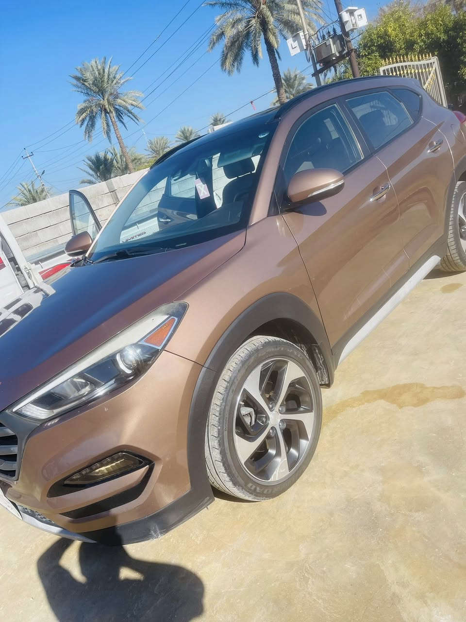 السلام عليكم توسان للبيع موديل 2017وارد أمريكي فول مواصفات الضرر بنيد فقط بدون دواخل الستفسار على الارقم ***********
