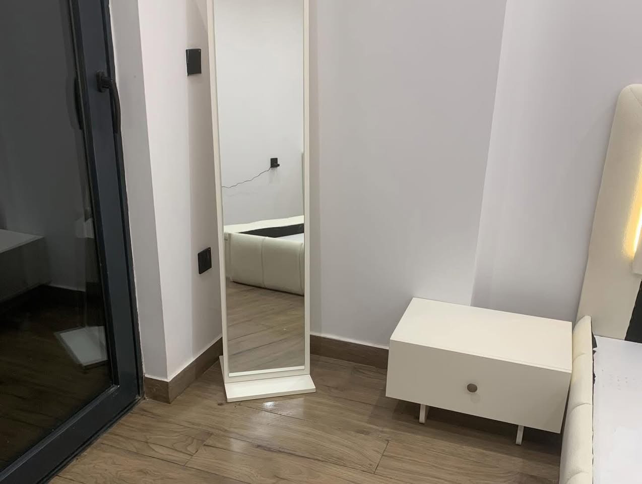 🛏️ موديل برشلونه

 • عدد القطع: 10
 • الكنتور مع الملحق: 310
 • السرير مع الكومديات: 310
 • سرير مخزن
 • شازلون مخزن
 • إنارة ميزتوالت + سرير

📩 للطلب أو الاستفسار: راسلوا الصفحة أو تواصلوا عبر الرقم:
📱 *********** (واتساب متوفر)

⸻
