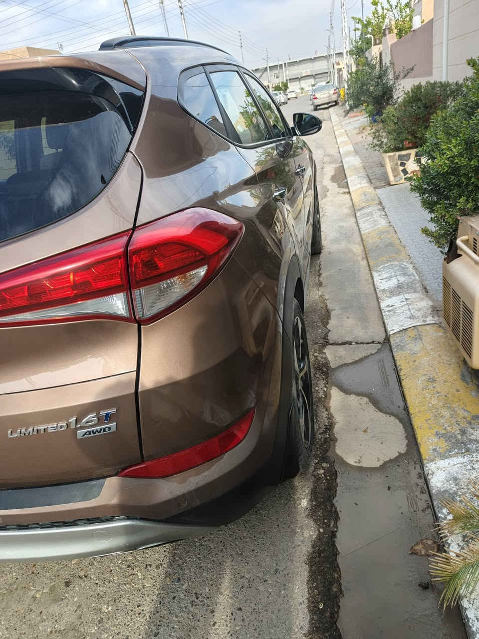 توكسان 2017 للبيع او مراوس بسياره ناصيه السيارة وارد فول مواصفات لمتد بانوراما وبصمه وتشغيل عن بعد وباقي المواصفات المعروفه ضررها بنيد فقط محرك ١٦٠٠ تيربو رقم اربيل السعر 150 وبيهه مجال السياره نظيفه واحلى من الصور مكان السيارة صلاح الدين تكريت ***********
