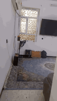 سلام عليكم بيت مساحه 108متر للبيع بملحق الفارس طابق الاول كامل وثاني هيكل طابق الاول يحتوي ع استقبال غرفة نوم مطبخ بارد ومطبخ حار وصاله وصحيات 2 للاستفسار ***********
