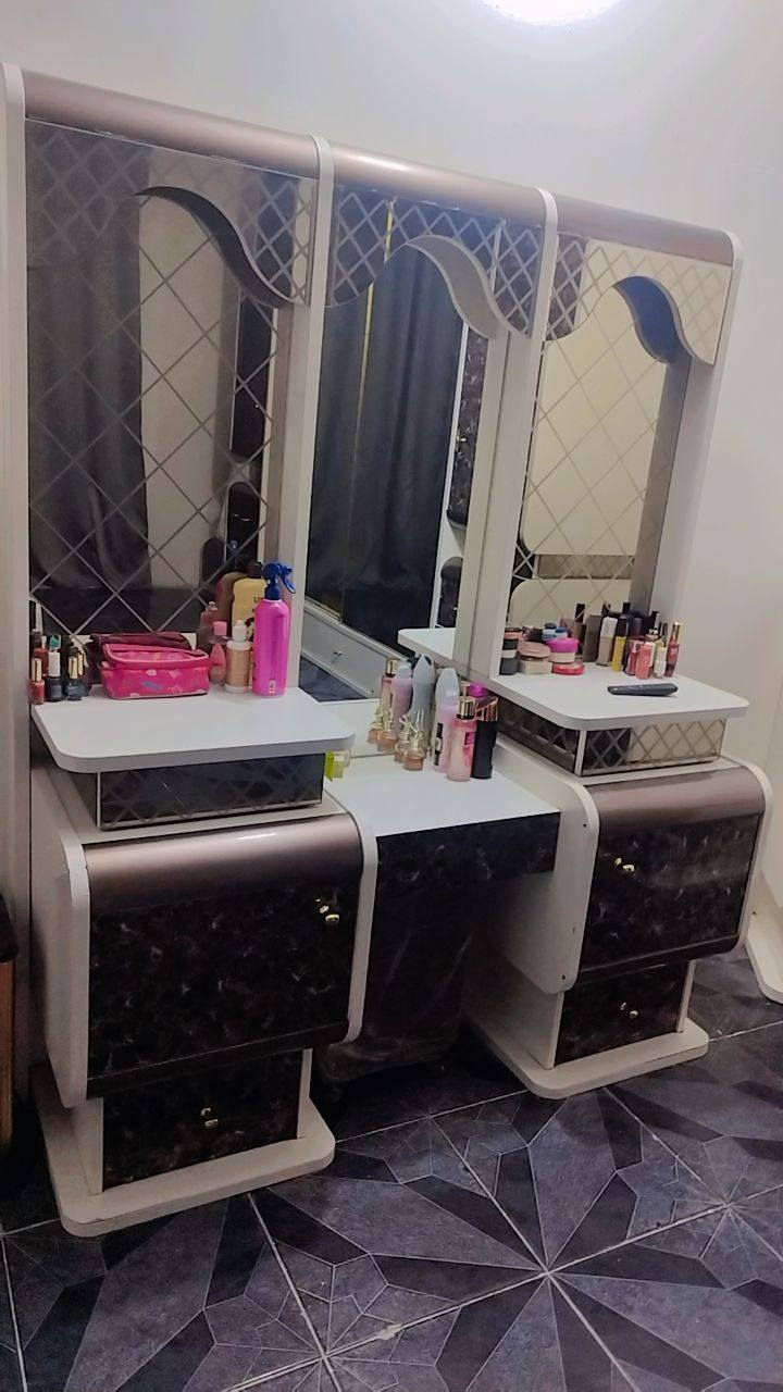 سلام عليكم غرفة تركية نقص صومية اريدهة ٧٠٠ غرفة ضخمة ونضيفة رقم*********** مكان بغداد بياع
