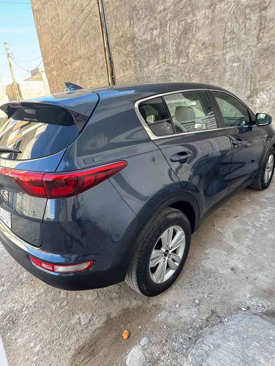 سبورتج موديل 2017
المحرك جي دي 2400
الدوشمه جديده 
تخم تايرات جديد
الدهن يتبدل اول باول
البانزين فقط محسن نديرلها
هاي صورها كبالكم نظيفه جدااا

قفلها من الاخير 145 ورقه مستعجل ع بيتعتها 

لظرف خاص

***********
