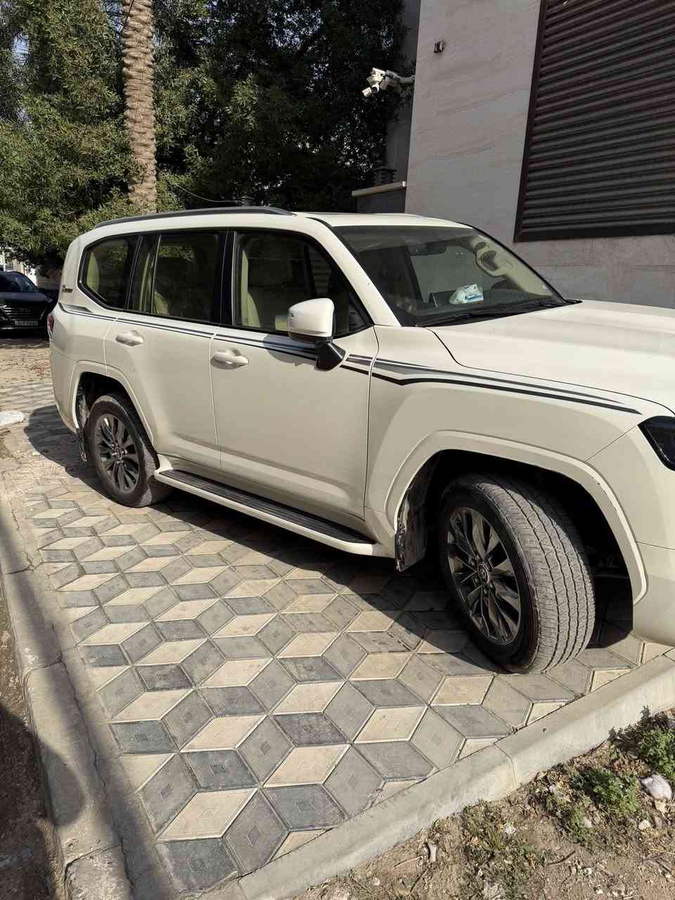 سلام عليكم .. لانكروز gxr ساز تطبيق موديل ٢٠٢٢ اني مطلعها من الوكالة على ايدي ماشية تقريبا ٤٠ رقم اربيل باسمي تحويل ثاني يوم بيها المواصفات التالية 
بصمة - فتحة - حساس امامي حلفي - كامرة خلفية - جنطة كهرباء - تخم تاير دنلوب قبل اسبوع شديتة - كشن جلد - كشن تبريد - كسنات امامية كهرباء - لايت زنون - ٣ شاشات - هاند يريك بصمة - و باقي المواصفات المعروفة مكان السيارة بغداد عارضها ب ٦٢ الف دولار بيها مجال للاستفسار ٠٨٧٣٨٩٤٧٧٩٠


**إذا كنت صاحب هذا الإعلان وتريد حذفه لأي سبب، رجاءا أرسل رسالة إلى الدعم الفني**