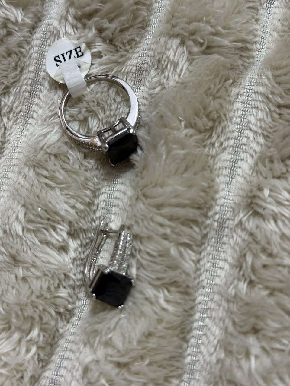 فضه 925 اسوار كلاده محبس تراجي قياس لمحبس 10


**إذا كنت صاحب هذا الإعلان وتريد حذفه لأي سبب، رجاءا أرسل رسالة إلى الدعم الفني**