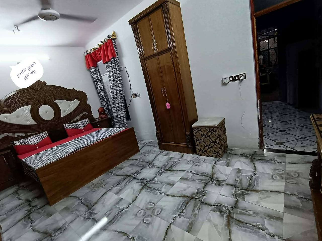 السلام عليكم بيت للبيع أبو غريب حي الشهداء بناء جديد
المساحة 120 متر طابقين قرب جامع الرحمان الرحيم والسوق 
طابو صرف تحويل ثاني يوم افتحلك بيان السعر 105وبي مجال بسيط مراسله واتساب ***********
