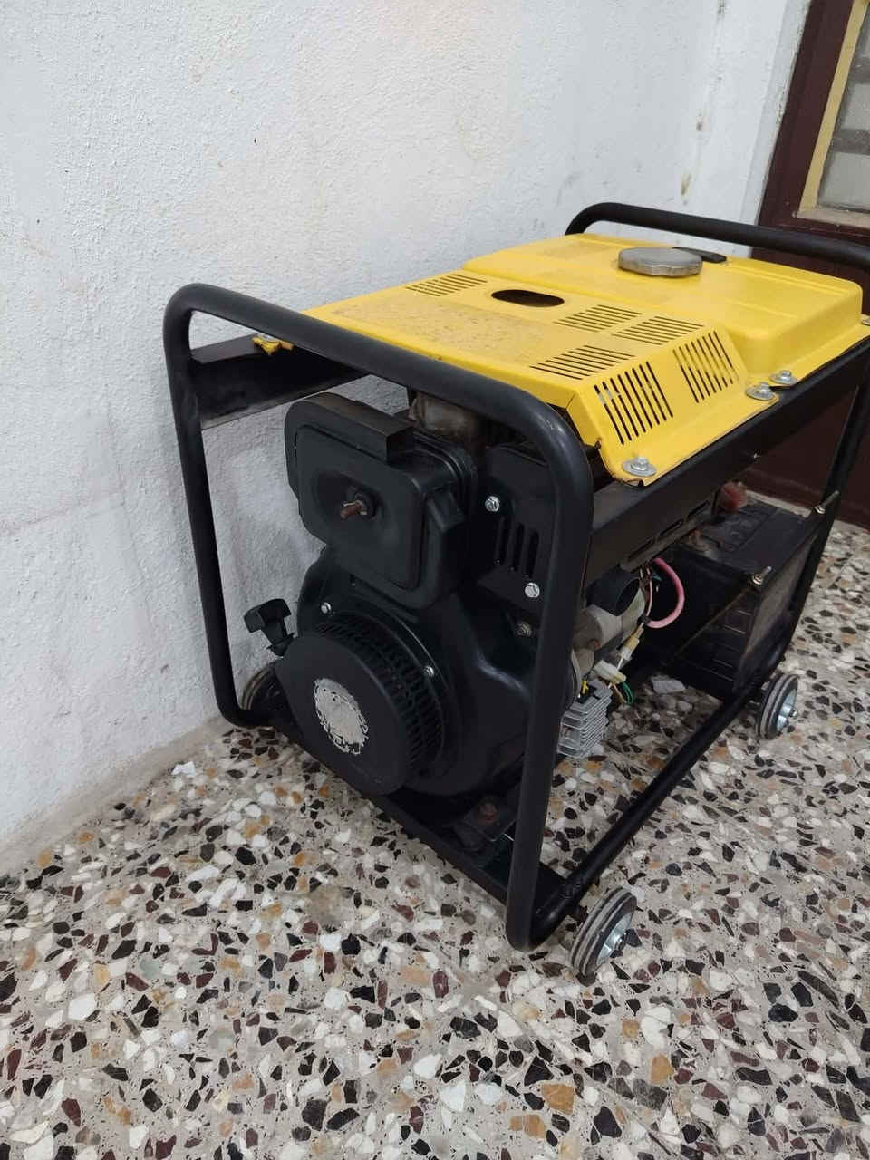 سلام عليكم مولده كاز كامه 6كيفي 24امبير مولده مشتغله شي بسيط كلش نضيفه بلاديه ما داخله تصليح على وضع شركه نكره بل تشغيل فقط باتري هابط سعر 700مكاني بغداد الشعب تواصل ***********
