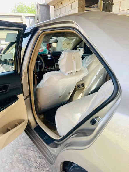 سلام عليكم كامري موديل 2013خليجي بيه صبغ ماشر عليه خط احمر باقي مكفول سياره جديده رايده ب15$$او بيه مجال بسيط هذا رقم تلفوني اليحب يستفسر ***********
