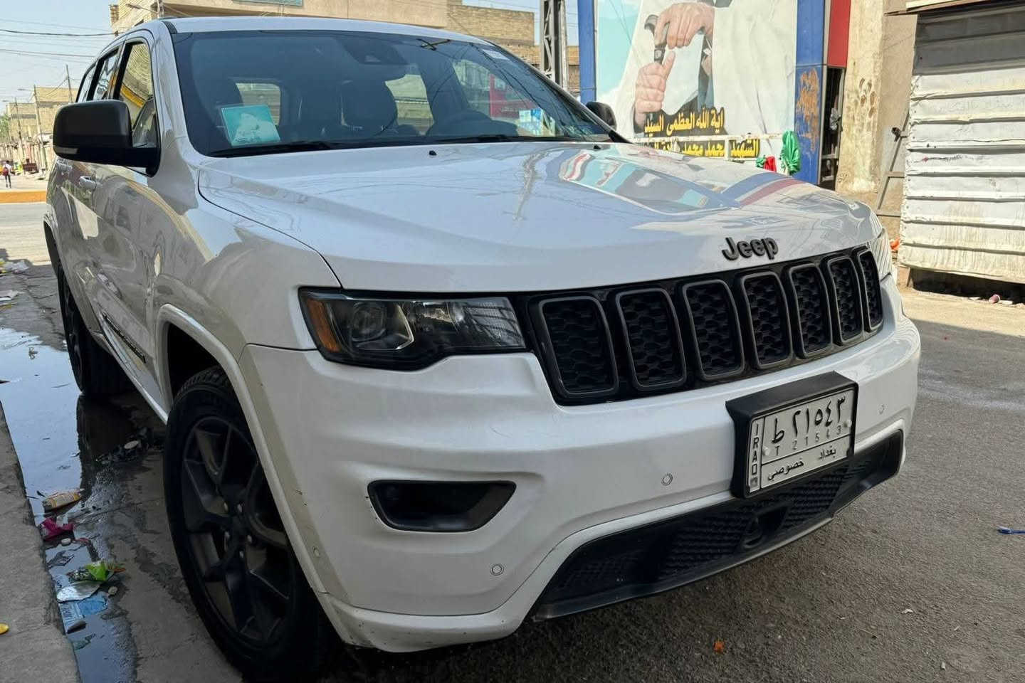 جيب شيروكي بلاك توب
جيب شيروكي بلاك توب (Blacktop Edition) موديل 2021
السيارة بحالة ممتازة (نظيفة جداً) وجاهزة للاستخدام، تتميز بمظهرها الرياضي والأنيق باللون الأسود المميز.
المواصفات:
• الموديل: 2021.
• الفئة: بلاك توب (Blacktop Package) - إضافات اللون الأسود بالكامل.
• المحرك 6 سلندر 3.2L].
• المسافة المقطوعة: [80000] كم.
• اللون: [ابيض].
• المميزات الخارجية: جنوط سوداء أصلية، شبك أسود، وإضاءة LED أمامية وخلفية.
المميزات الداخلية والتكنولوجيا:
• شاشة عرض كبيرة تدعم Apple CarPlay و Android Auto.
• كاميرا خلفية وحساسات للمساعدة على الاصطفاف.
• نظام التشغيل عن بُعد ونظام الدخول الذكي (بصمة).
• نظام مراقبة النقاط العمياء وتنبيه حركة المرور الخلفية.
• داخلية نظيفة جداً بتصميم عصري ومريح.

📍 الموقع: [ذي قار / قضاء الفهود
📞 للتواصل : ***********
