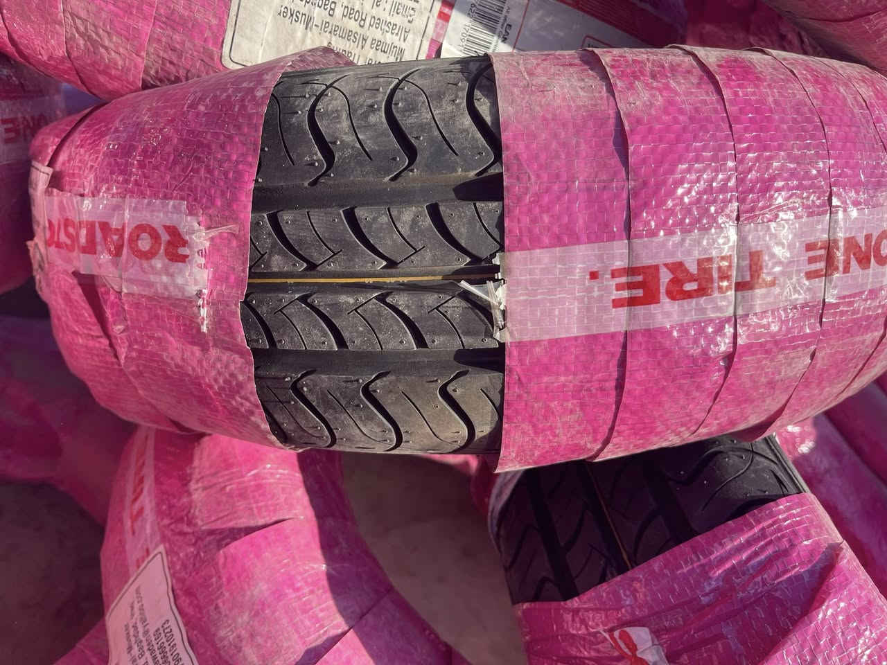 السلام عليكم وصول اطارات 165,65,13 مال سايبه لنقشه الناعمه الكوري  جمله ومفرد مركز وخدمات ابو زعتوري *********** ابو زعتوري ***********عباس
