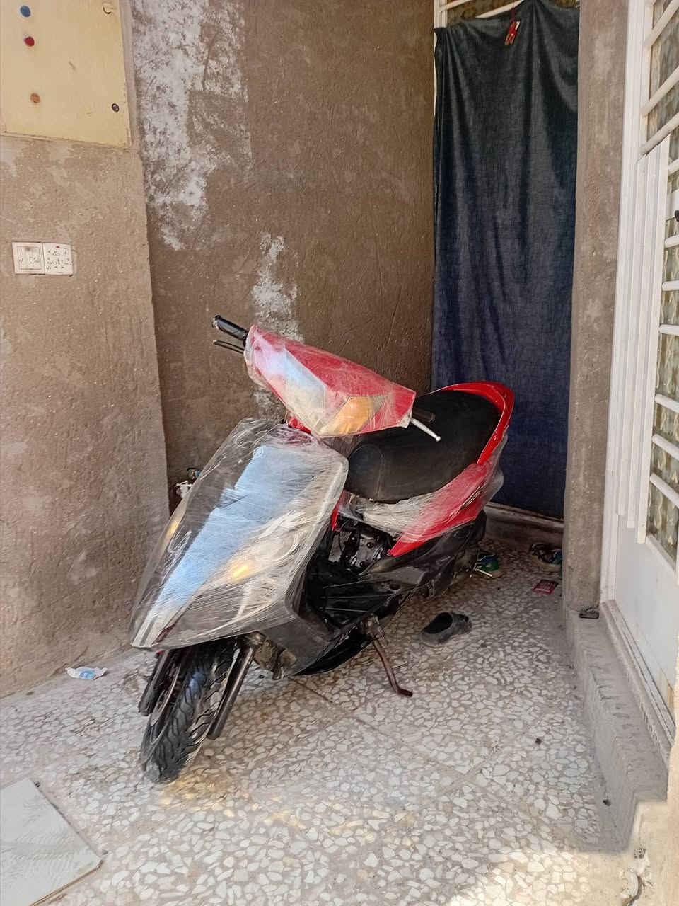 دراجه ماكس ثعلب 
مال جناي : كهربائيات سلف هندر كله شخال دراجه تشتغل 
كفراتها لصليه مجفته جديد دراجه  مكان الشعب السعر ٣٥٠ وبيها مجال حك الجيه مكان الشعب ***********
