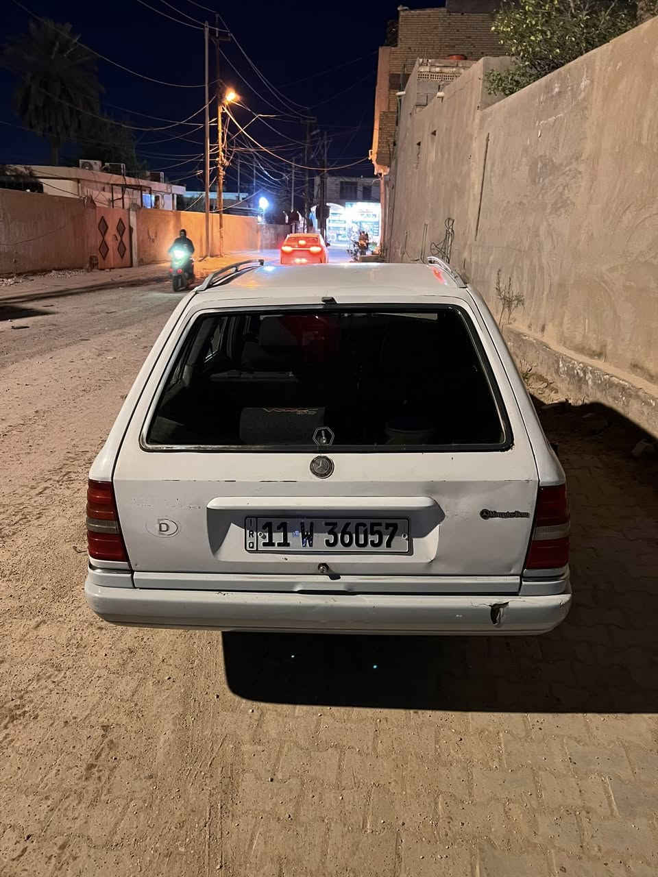 السلام عليكم مرسيدس مديل 89سياره جاهزه قواعد جدد دبلا حداديه تخم تاير مله جديد مكينه وكير محورات بطه 3000مكينه وگير جديدات سياره بسمي  للبيع للاستفسار ***********
