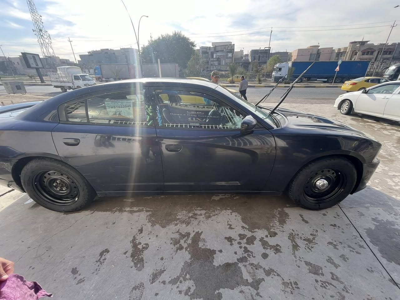 سلام عليكم  جارجرموديل ١٢ للبيع   لون نيلي   رقم أربيل جديد سنويه. جديده هزه في ديده تحويل ثاني يوم كير محرك اكسل صدر امامي خلفي كله جديد مكفوله مكفوله من حادث بيها فقط بنيل مصبوغ وباب خلف السائق مبدله فقط بدون حادث مكان سياره بغداد سعرها 135 وبيها مجال ***********
