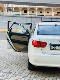 للبيع فقط لانترا 11 سيارة جديده وحلوه صدر جديد تايرات جدد  كير ومحرك ش...