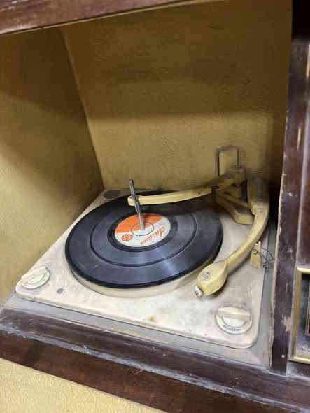 مجموعات راديوات صالون وانتيكات باسعار مناسبه 
***********
مكاني بغداد
