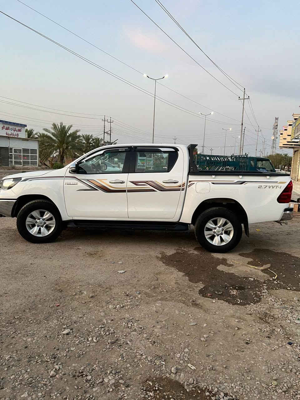 للبيع هايلوكس موديل ٢٠١٨ كويتي فور ويل 
رقم بغداد دولي 
مكفوله من الضربه وتبديل 
محرك كير مامفتوح شركه 
***********
سعره ٢٣٨
