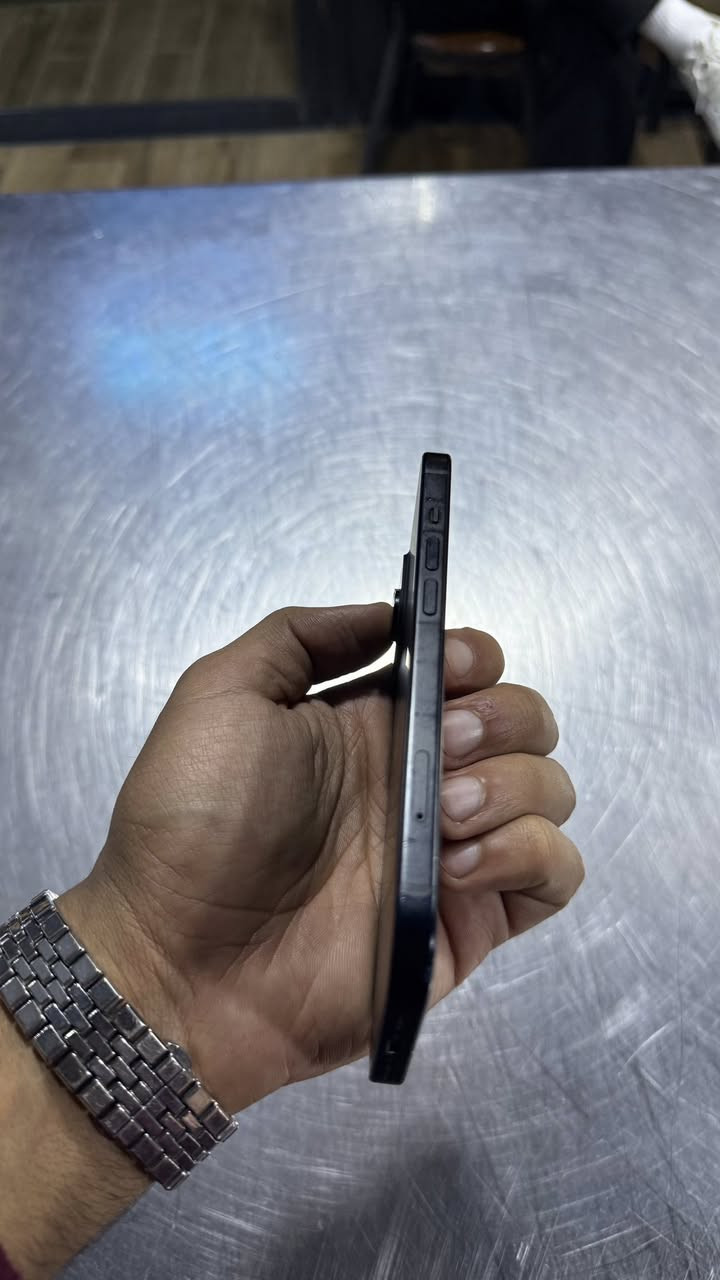 السلام عليكم 
15 عادي ذاكرة 128 بطارية 86 ماستر خلص الضمان قبل 6 اشهر مستعجل على بيعته السعر جوة السوك رايدة ب٥٥٠ الف مكاني بغداد بوابة العراق ***********
