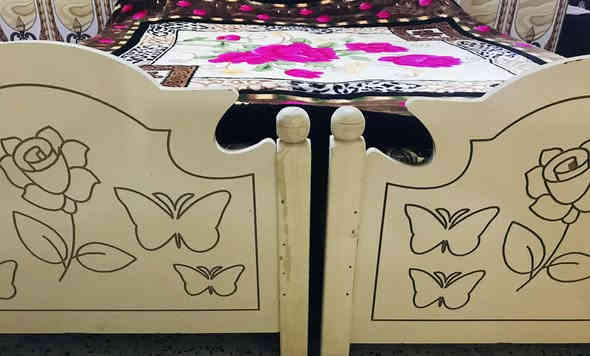 سرير عدد 2 للبيع سعر الوحدة 45 استخدام شهر بس للتواصل خاص او الرقم *********** .
